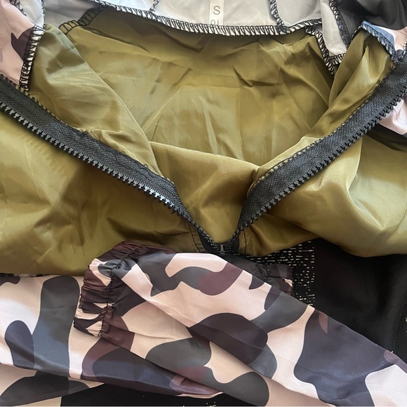 Contrast Camo Panel Drawstring Hooded Jacket - Picture 12 of 13